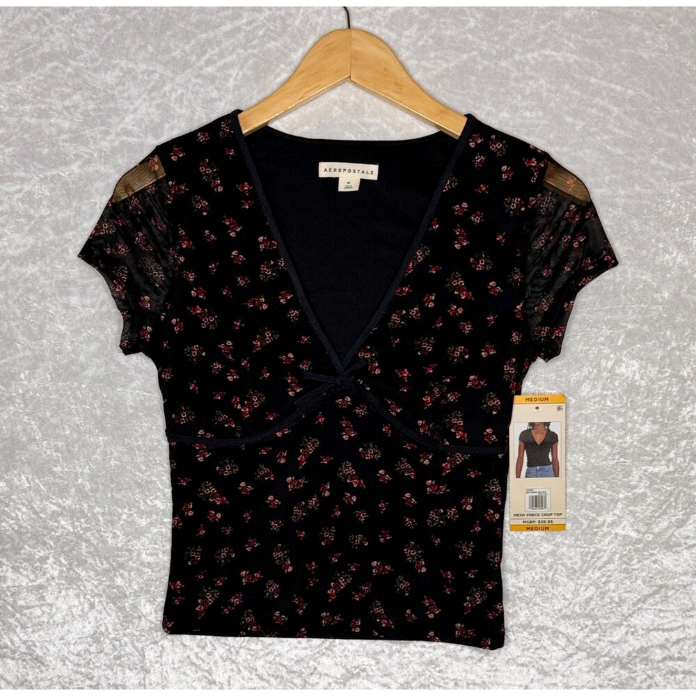 NWT Juniors’ Aeropostale Mesh Short Sleeve V-Neck Baby Tee Size M